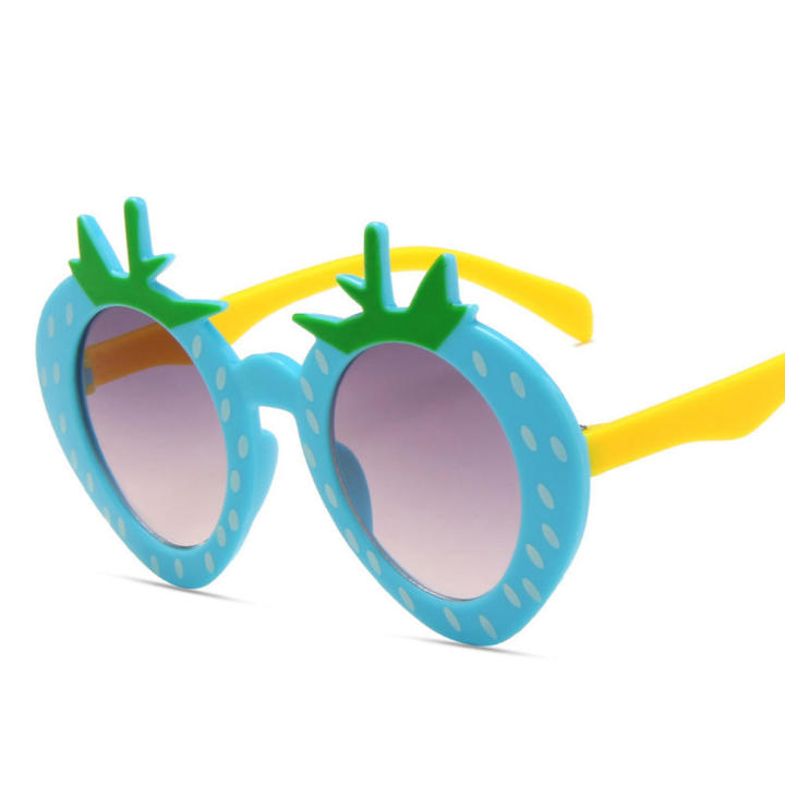 Durable%20Children%20sunglasses%20Comfortable%20Retro%20Lightweight%20Cartoon%20strawberry%20glasses%20Lovely%20UV%20protection%20Boys%20Girls%20tide%20eyeglasses%20for%20Outdoor%20activities%20Beach%20vacations%20Summer%20fashion%20Kids'%20-%20Image%202