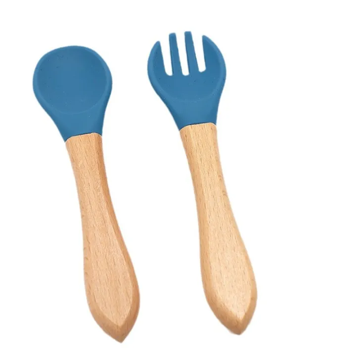 Children's%20Silicone%20Spoon%20with%20Wooden%20Handle%20Food%20Grade%20Soft%20Rubber%20Baby%20Feeding%20Tableware%20Can%20Bite%20Spork%20-%20Image%205