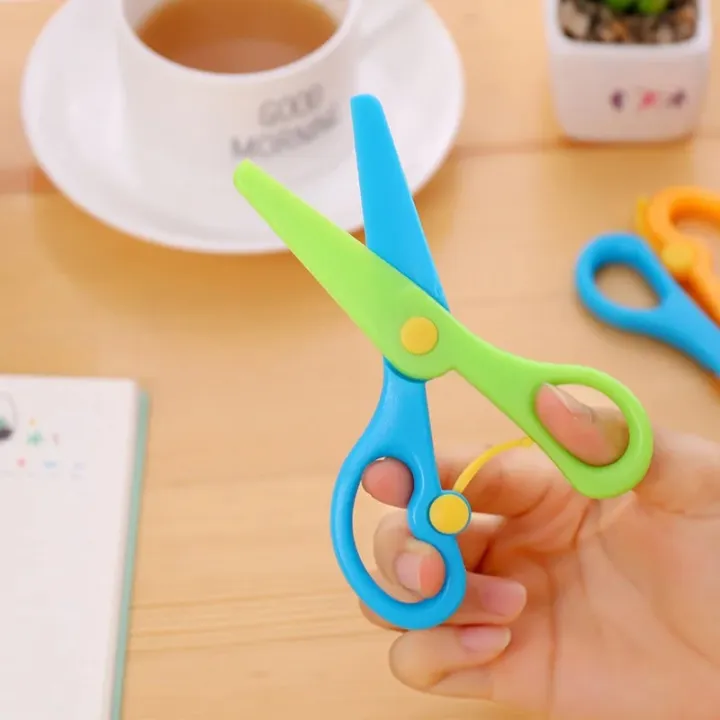 2pcs%20Kids%20Plastic%20Scissors%20Kindergarten%20Hand%20Art%20DIY%20Craft%20Origami%20Paper%20Cut%20Scissors%20School%20Stationery%20-%20Image%202