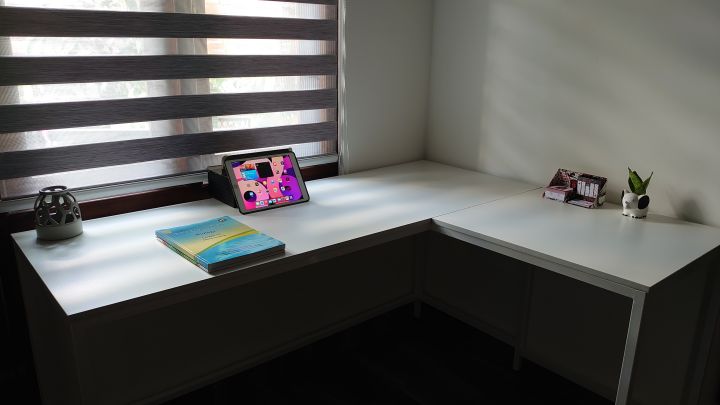 L%20Shape%20table%20with%20melamine%20top%20&%20powder%20coated%20steel%20box%20bar%20frame%20-%20Image%204