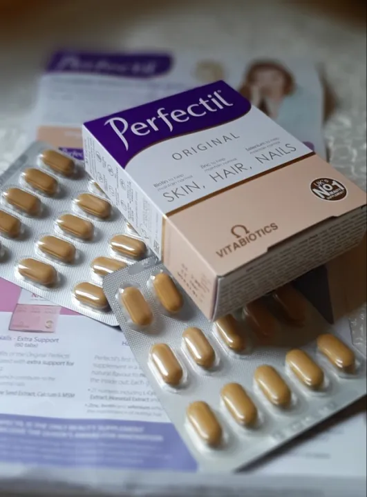 Perfectil%20%20Original%20Extra%20Support%20Hair,%20Skin%20&%20Nails%20Supplement%20Phsn%20Capsules%20by%20Vitabiotics%20UK%20-%20Image%204