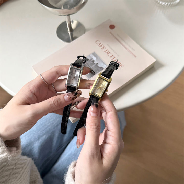 Vintage%20Slim%20Rectangular%20Watch%20for%20Women,%20Light%20Luxury%20Elegant%20Small%20Gold%20Watch%20with%20Thin%20Strap%20Quartz%20Watch%20-%20Image%208
