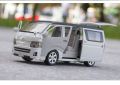 1:32 Die Cast Toyota KDH Hiace Van Model Simulation Alloy Car Bus Pull Back Sound and Light Children's Metal Toy. 