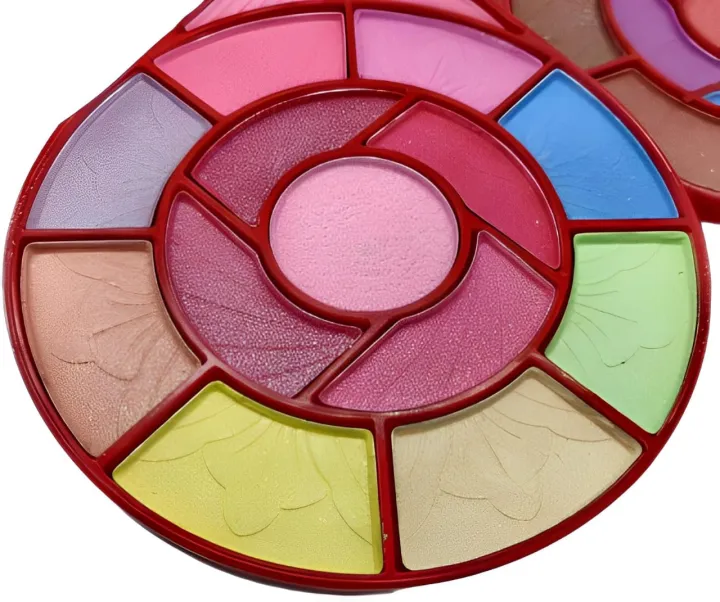 T.Y.A%20fashion%20make%20up%20kit/All%20in%20one%20makeup%C2%A0kit%20-%20Image%203