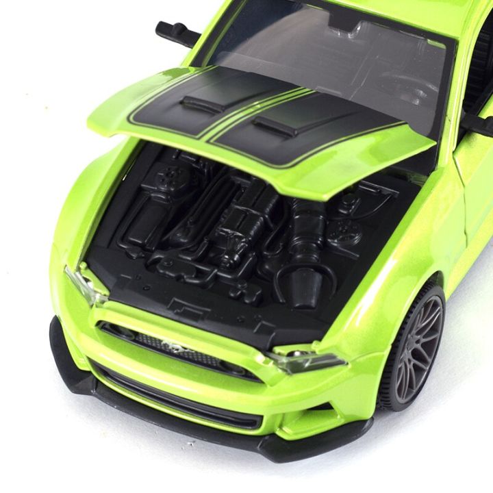 Maisto%201:24%202014%20Ford%20Mustang%20Street%20Racer%20Sports%20Car%20Static%20Die%20Cast%20Vehicles%20Collectible%20Model%20Car%20Toys%20-%20Image%206