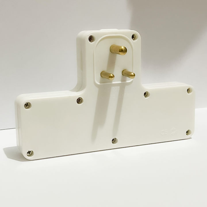 Multiplug%20wall%20Socket%20adapter%20-%20Multi%20Socket%203%20way%20Universal%20outlet%20Travel%20adapter%20-%20Image%202
