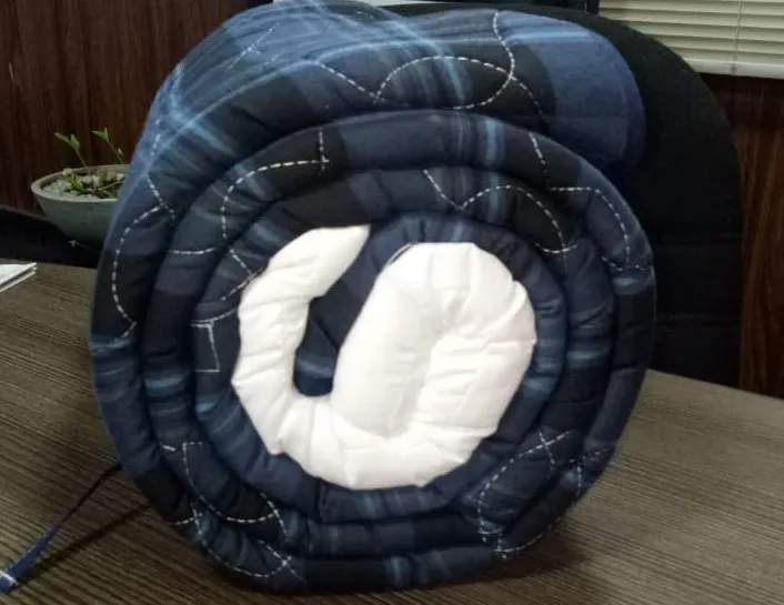 Travel%20mattress-Foldable%20(Single)%20with%20pillow%20and%20a%20Bag%20-%20Image%205