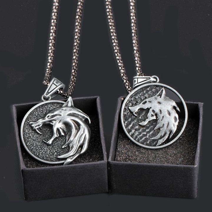 Witcher%20Wolf%20Head%20Witcher%20Pendant%20Necklace%20Accessory%20Necklace%20with%20Wild%20Hunt%203%20Figure%20TV%20Necklace%20-%20Image%203