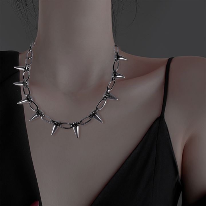 Metal%20Spikes%20Studs%20Rivets%20Punk%20Goth%20Necklace%20Choker%20Collar%20-%20Image%203