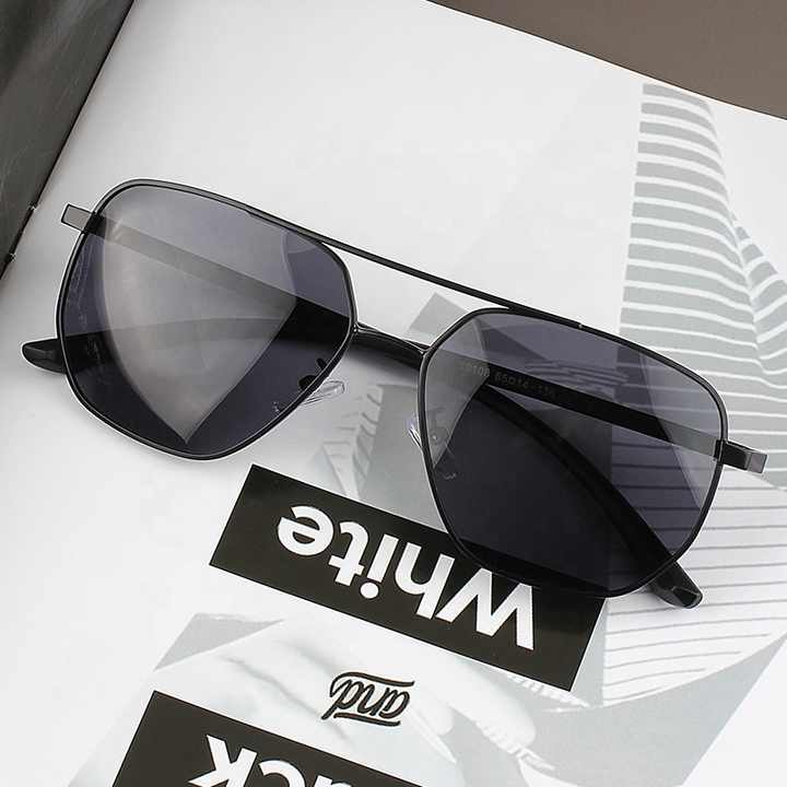 Gradient Lens Sunglasses Lightweight for Unisex Radiation Flat Large Square Metal Frame Eyeglasses