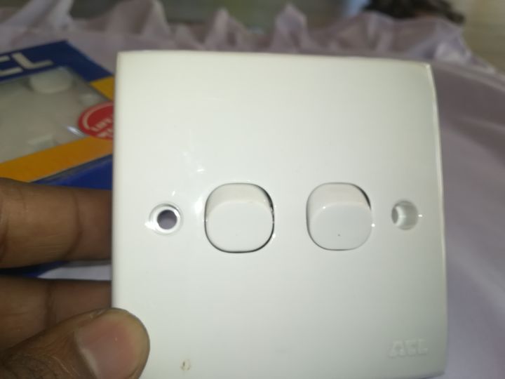1%20Way%202%20Gang%20ACL,%20White%20Colour%20,%20Switch%20Brand-new,%20-%20Image%202