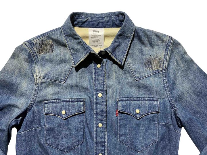 WOMEN'S%20DENIM%20SHIRT%20BLOUS%20-%20Levi's%20-%20Image%205