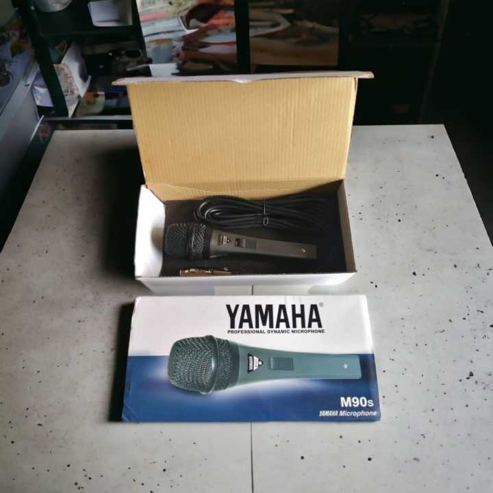 Yamaha%20M90s%20Professional%20Dynamic%20Microphone%20For%20Karaoke/Vocal%20-%20Image%202