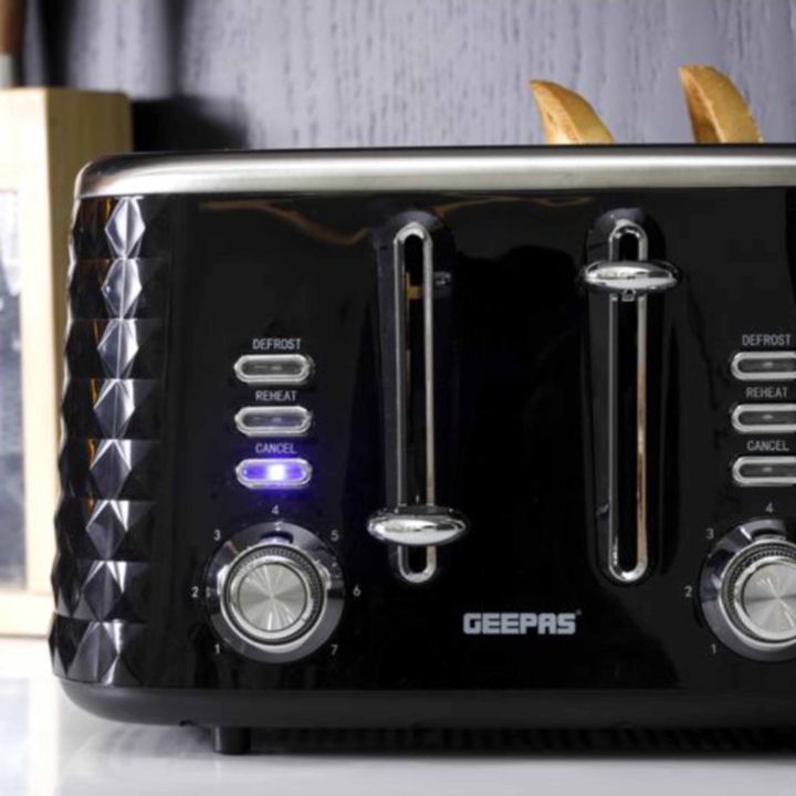Geepas%204%20Slice%20Bread%20Toaster%20-%20Adjustable%207%20Browning%20Control%204%20Slice%20Pop-Up%20Toaster%20With%20Removable%20Crumb%20Collection%20Tray,%20Self-Centering%20%7C%20Cancel,%20Defrost%20&%20Reheat%20%7C%20Perfect%20Sandwiches,%20Toast%20&%20More%20-%20Image%204