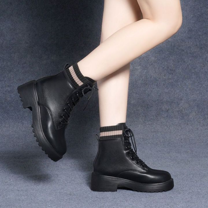 Leather%20Martin%20Boots%20Women's%20Fleece-Lined%20Mid%20Heel2023Winter%20New%20Platform%20Single-Layer%20Boots%20Women's%20Shoes%20Thick%20Heel%20with%20British%20Style%20Ankle%20Boots%20-%20Image%208