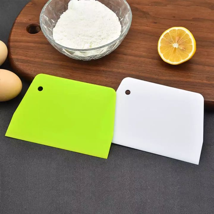 Plastic Dough  Bench For Baking Flexible Plastic  Food-Safe Plastic Dough Cutter Multipurpose Food For Bread Dough Baking Cake Fondant