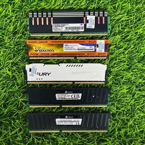 Desktop%20Computer%20Memory%20RAM%20%E2%80%93%20DDR2%20/%20DDR3%20/%20DDR4%20%7C%202GB%204GB%208GB%2016GB%20%7C%20Gaming%20&%20Standard%20%7C%20800%201066%201333%201600%201866MHz%20%7C%20For%20Intel%20&%20AMD%20Computers%20-%20Image%203