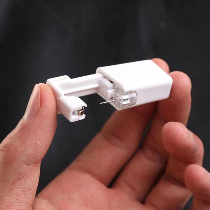 Disposable%20Sterile%20Ear%20Piercing,%20Piercing%20Ears,%20Nostrils,%20Safe%20And%20Sterile%20-%20Image%203