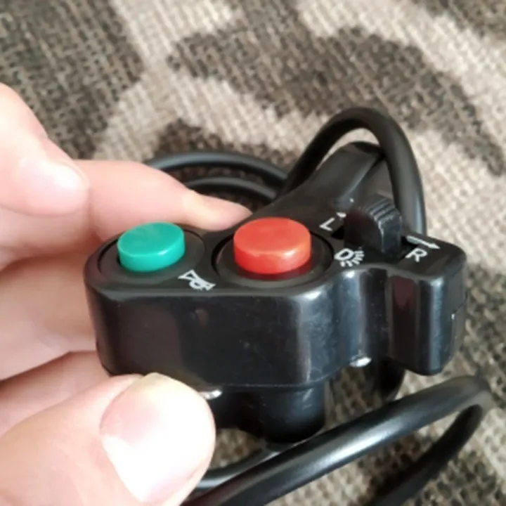 Motorcycle%20Handlebar%20Switch%20Electric%20Bike%20Scooter%20Horn%20Turn%20Signals%20On/Off%20Button%20Light%20Switch%20-%20Image%205