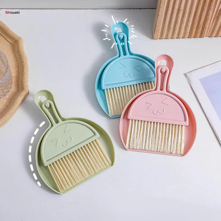 Mini%20Dustpan%20and%20Brush%20Set%20Table%20Cleaning%20Brush%20for%20Home%20Desk%20Keyboard%20-%20Image%204