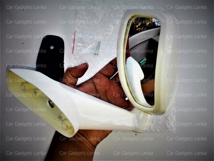 Toyta%204WD%20SUV%20Double%20Cab%20Front%20Fender%20Wide%20Angle%20Rear%20View%20Third%20Mirror%20White%20Color%20-%20Image%206