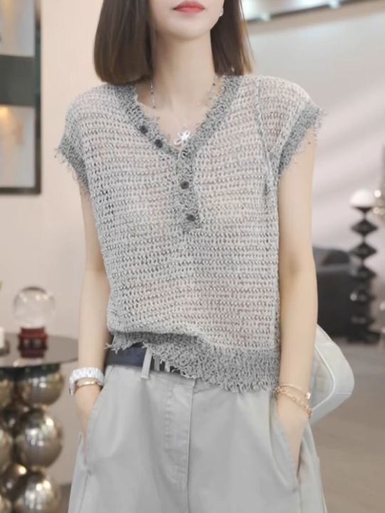Summer%20Thin%20Hollow%20V-Neck%20Knitted%20Sleeveless%20Women's%20Design%20Sense%20Niche%20Knitted%20T-Shirt%20Women's%202025%20New%20Top%20-%20Image%207