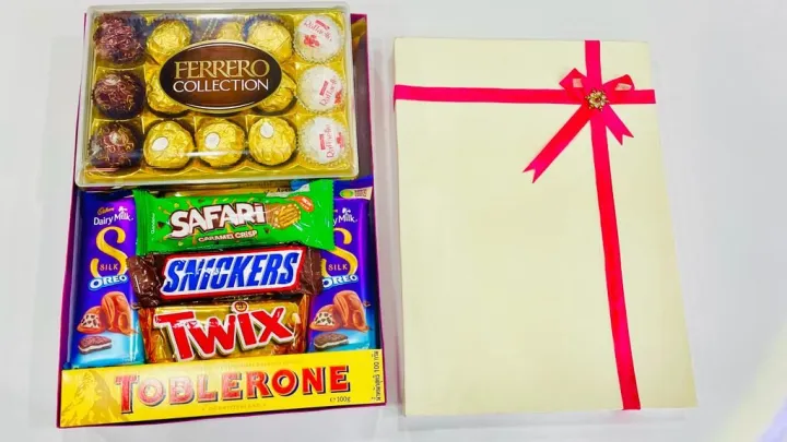 Chocolate%20Gift%20Hampers%20For%20Birthday%20Valentine%20Parties%20Occassions%20Gatherings%20Weddings%20Branded%20Chocolates%20With%20Gift%20Box%20Ferrero%20Rocher%20Colorful%20-%20Image%202