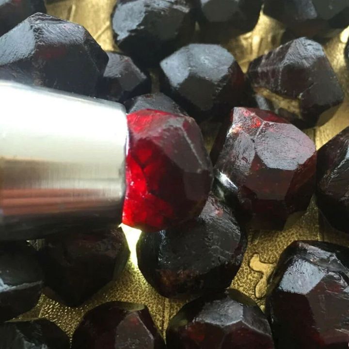 Natural%20Red%20Garnet%20Crystal%20Rough%20Stone%20Original%20Gemstone%20Mineral%20Raw%20Stones%20Specimen%20Healing%20Minerals%20Spiritual%20Gift%20-%20Image%204