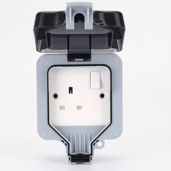 IP66 13A Weatherproof outdoor/ground floor socket enclosure with plug/ receptacle