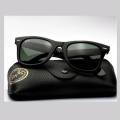 Ray-Ban Wayfarer Polarized Unisex sunglasses. 