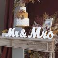 Wooden Letter Wedding Decorations 3D Character Decoration Props for Mr. and Mrs. Wedding Activities Singles Party DIY Decoration. 