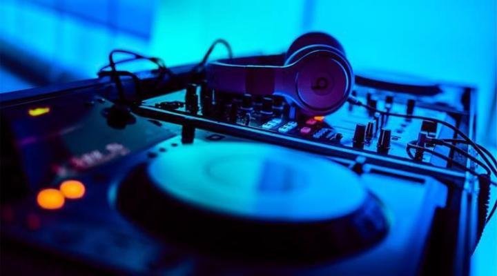 Electronic%20Dance%20Music%202020%20(EDM)%2012+DVD%20-%20Image%204