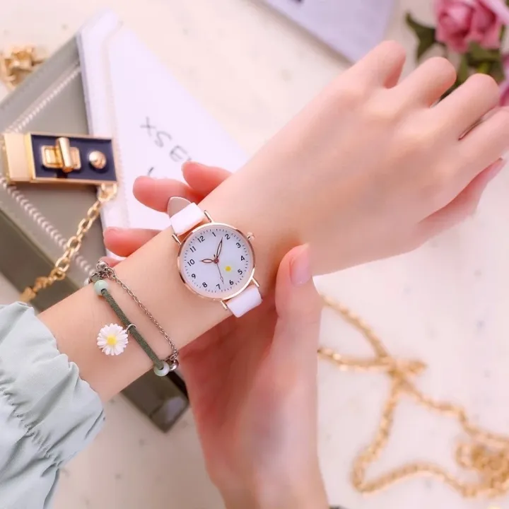 Women%20Fashion%20Casual%20Leather%20Belt%20Small%20Daisies%20Watches%20/Simple%20Ladies%20Dress%20Small%20Dial%20Quartz%20Clock%20Watches%20-%20Image%205