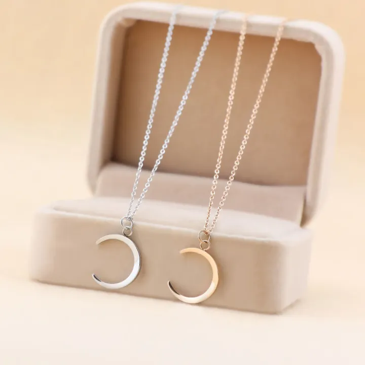 Simple%20Retro%20Crescent%20Moon%20Star%20Necklace%20Charm%20Chain%20Women%20Titanium%20Steel%2018K%20Gold%20Plated%20jewelry%20-%20Image%204