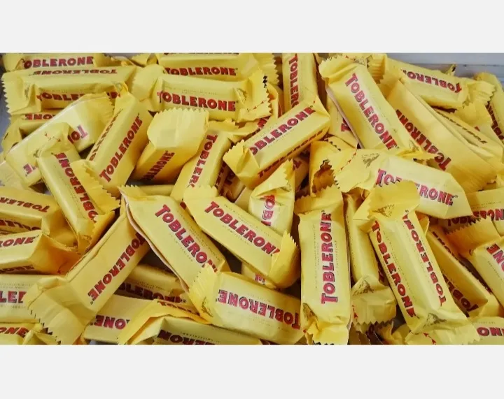 Toblerone%20Chocolate%20Tiny%20Milk%20Minis%20Bag,%20200g%2025Pcs%20Pack%20-%20Image%205