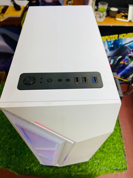 V8%20White%20Casing%20-%20Image%204