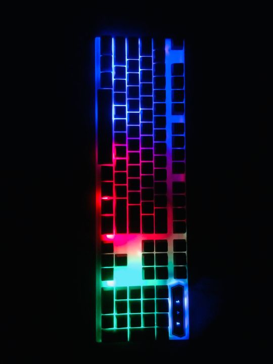 Wired%20Gaming%20colourful%20backlit%20keyboard%20-%20Image%203