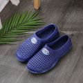 Hole Shoes Men's Breathable Non-Slip Beach Shoes Closed Toe Summer Waterproof Plastic Soft Bottom Casual Lazy Sandals Korean Style. 