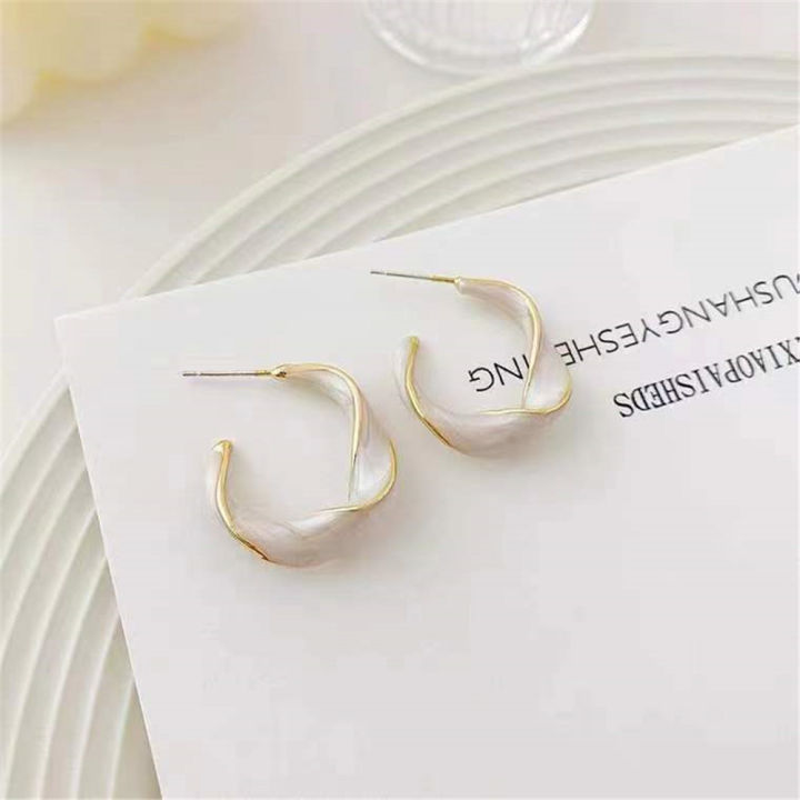 Gift%20jewelry%20Purple%20earrings%20Handcrafted%20Metal%20golden%20Lavender%20color%20Lavender%20earrings%20Woman%20Metal%20twisted%20earrings%20for%20Casual%20wear%20Formal%20occasions%20Party%20accessories%20Fashion%20enthusiasts%20Birthday%20or%20anniversary%20gifts%20-%20Image%205