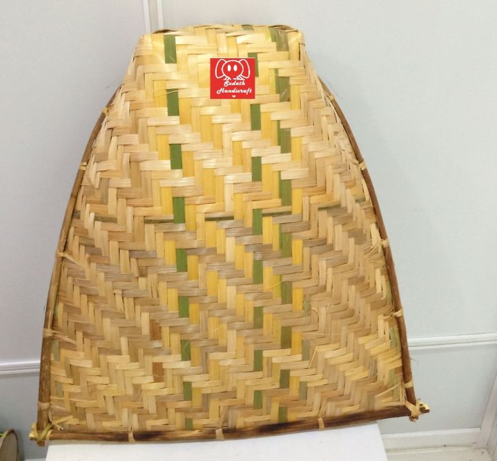 Cane%20winnowing%20Fan%20/%20Kulla%20Hand%20Carved%20Ceylon%20Traditional%20Style%20Kitchen%20Eco%20Tool,%20Sri%20Lankan%20Kulla%20-%20Image%203