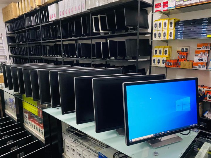 Dell%20%E2%80%93%2024%E2%80%9D%20inch%20ultra%20sharp%20-%20ips%20+%20full%20hd%20monitors%20-%20Image%203