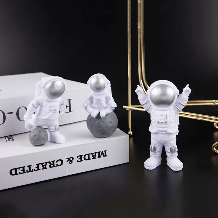 Plastic%20Astronaut%20Figure%20Statue%20Figurine%20Spaceman%20Sculpture%20Educational%20Toy%20SEVICH%20-%20Image%203
