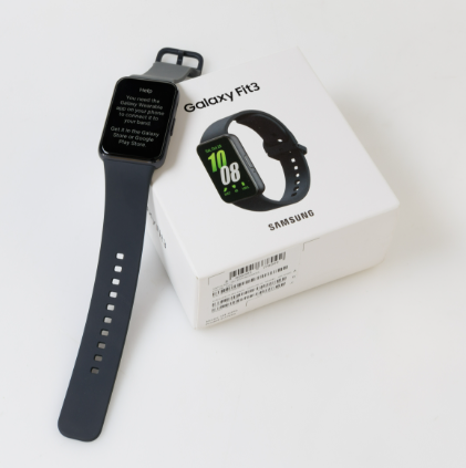 Samsung Galaxy Fit 3 Smartwatch, 1.6" large AMOLED display, Tracking sleep and over 100 exercises, Instant notifications and media controls