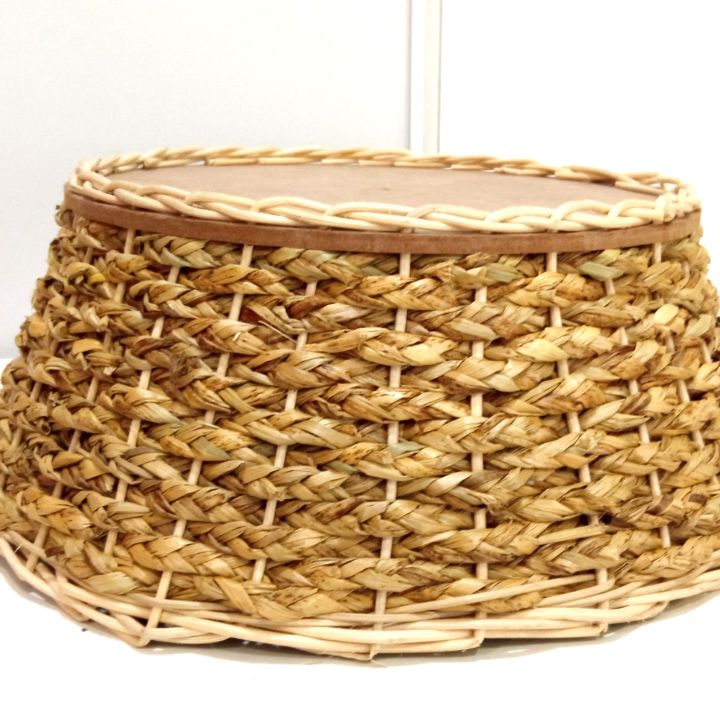 Handmade%20Reed%20Storage%20Round%20Basket%20With%20Wood%20Base%20-%20Image%203