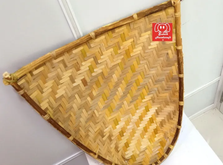 Cane%20winnowing%20Fan%20/%20Kulla%20Hand%20Carved%20Ceylon%20Traditional%20Style%20Kitchen%20Eco%20Tool,%20Sri%20Lankan%20Kulla%20-%20Image%204