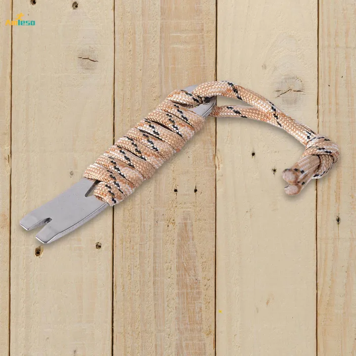 Metal%20Pocket%20Crowbar%20Keychain%20Multifunctional%20Tool%20for%20Indoors%20Climbing%20-%20Image%202