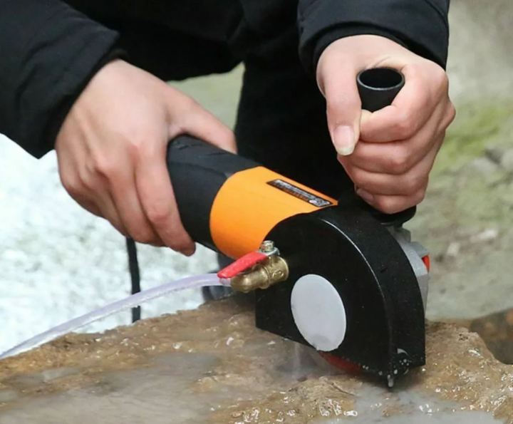 Angle%20Grinder%20Dust%20Cover%20Safety%20Guard%20Kit%20with%20Adjustable%20Water%20Outlet%20Universal%20Surface%20Cutting%20Dust%20Shroud%20For%20%20Hand%20Angle%20Grinder%20-%20Image%208