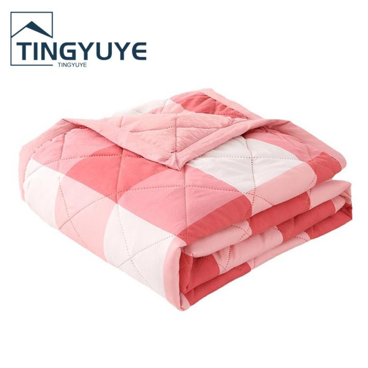 Cooling Polyester Quilt Breathable Lightweight Queen Comforter Cooling Summer Blanket Skin-friendly Machine Washable Ideal for Lightweight Cooling Blanket