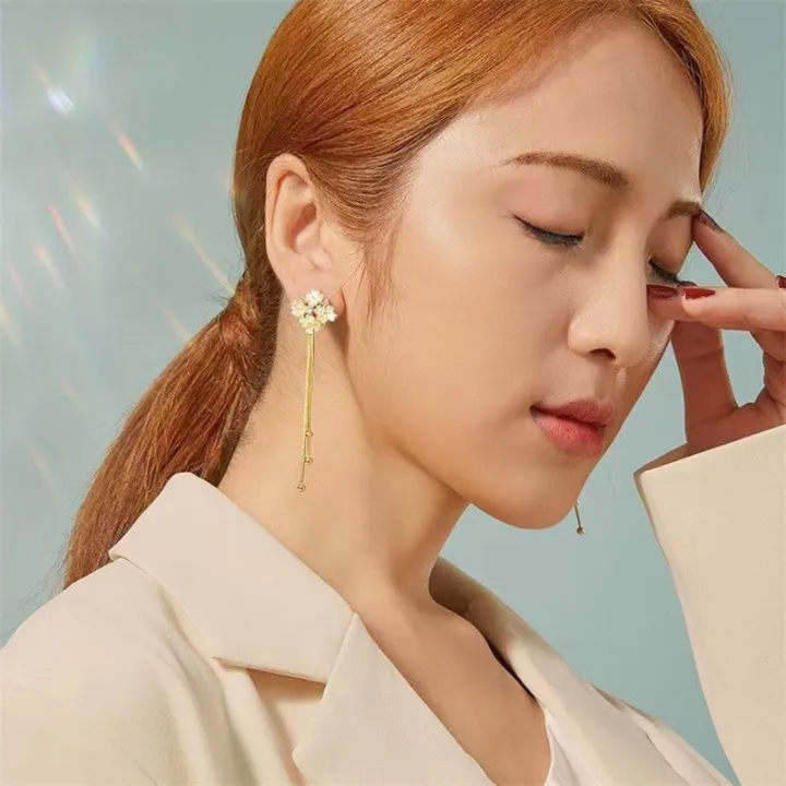1Pair%20Fashion%20Korean%20Style%20Long%20Dangle%20Earrings%20For%20Women%20Shiny%20Flower%20Tassel%20Drop%20Earring%20Vintage%20Gold%20Color%20Jewelry%20-%20Image%202