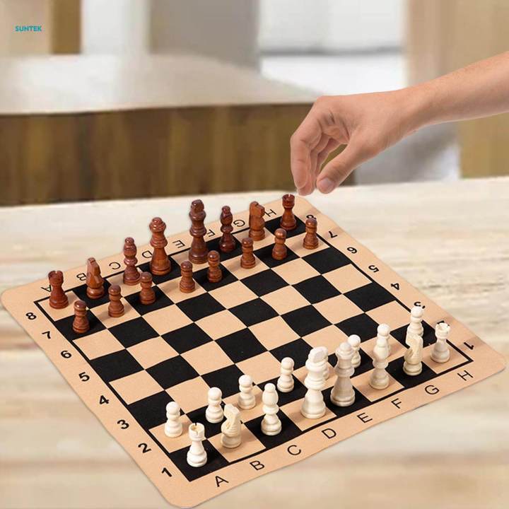 Traditional%20Chess%20Set%20Educational%20Wooden%20Chess%20Pieces%20for%20Leisure%20Activity%20-%20Image%204